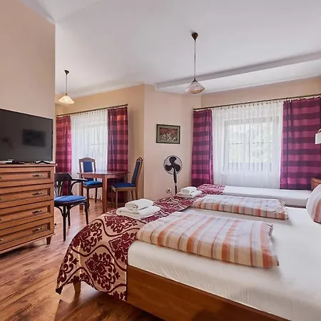 Gasthof Kamienica Pod Kasztanami 4*