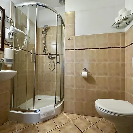 Gasthof Kamienica Pod Kasztanami 4*