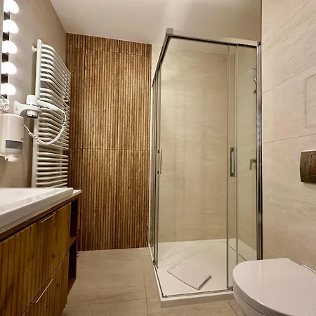 Gasthof Kamienica Pod Kasztanami 4*