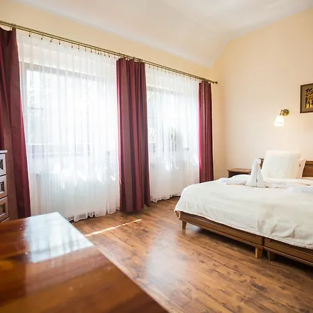 Guest house Kamienica Pod Kasztanami 3*